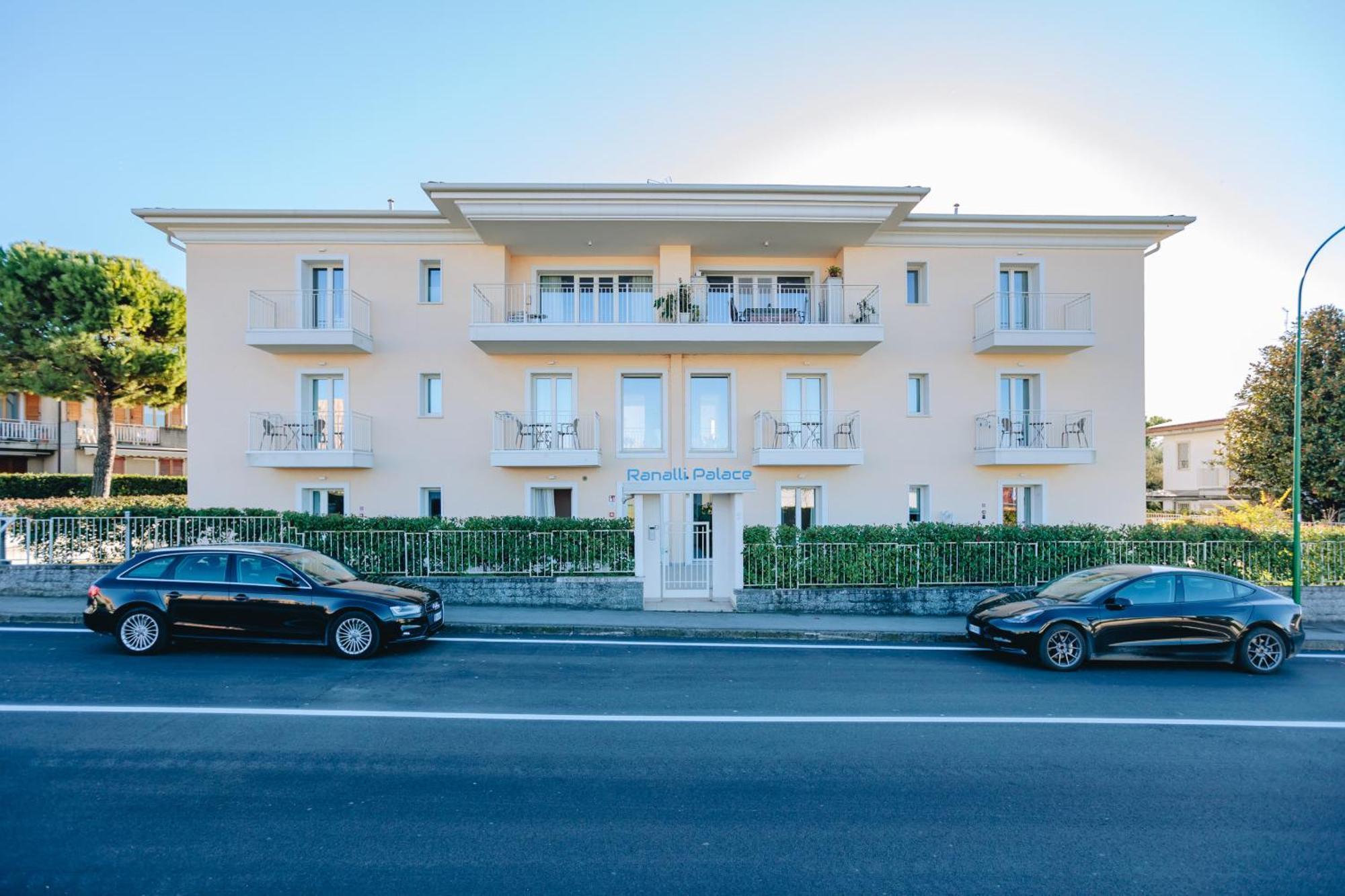 Ranalli Palace Hotell Peschiera del Garda Exteriör bild